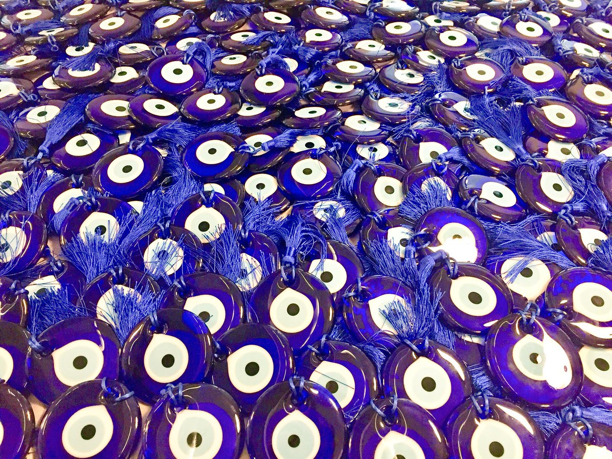 Myl3nT's tweet photo. Will we be lucky?
#Teaser #ISeeFaces #AxensEvents 👀🇬🇷👀 https://t.co/9ti7bgmc6U