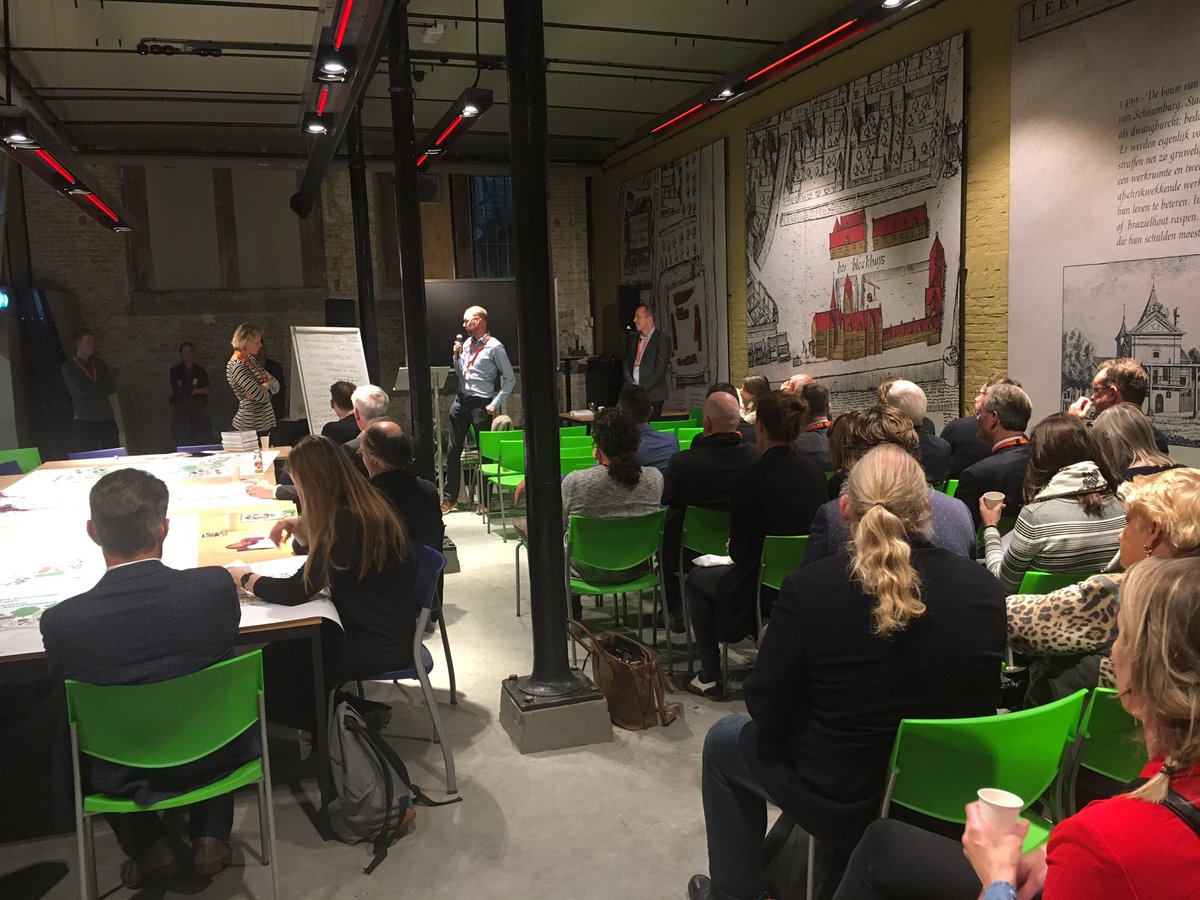 mwhbok's tweet photo. Eindconclusies deelsessie 'krimp en kansen voor erfgoed'; globale conclusie in mijn woorden: #samen #samen #samen #NMC017 https://t.co/b0s3yh2KFB