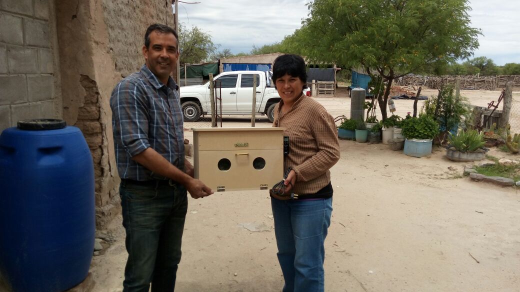 AmbienteSanLuis's tweet photo. MÁS SUEÑOS PRODUCTIVOS CUMPLIDOS
A dos meses de iniciado el Plan de Fomento Productivo Rural, cerca de 700 familias de toda la provincia ya recibieron sus kits que les permitirán elevar sus índices productivos y mejorar su calidad de vida.
#Campo #Producción #SanLuis https://t.co/gcgXMpvNPG