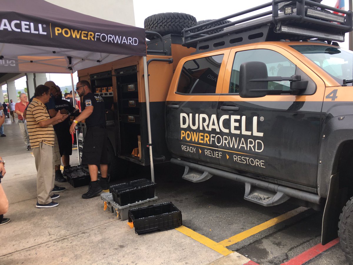 Dropknee's tweet photo. @Duracell aquí ready para las baterías #PowerForwardPR https://t.co/WusVmZHs1U