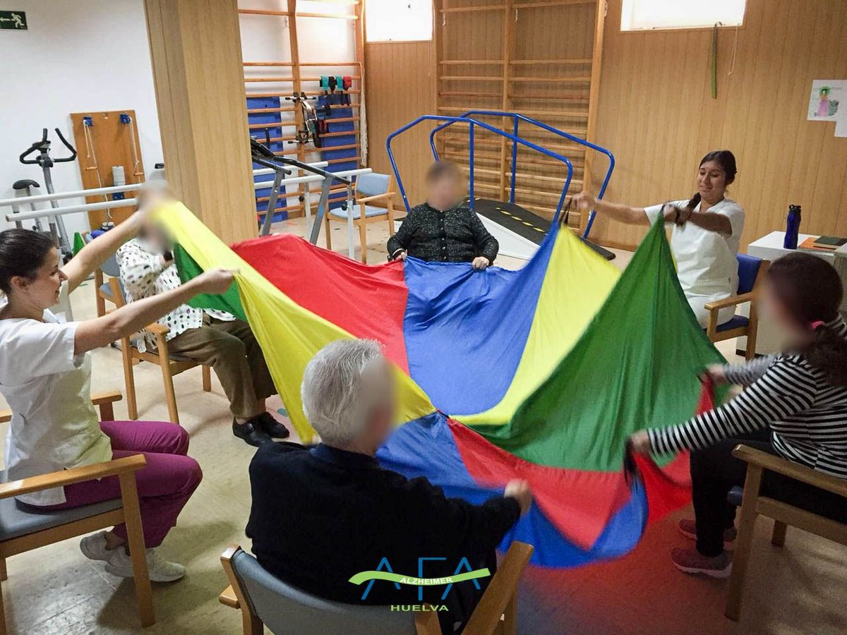 AFAHuelva's tweet photo. Os dejamos fotos del “Taller de movilidad y psicomotricidad" que hacemos normalmente en AFAH con los usuarios https://t.co/GZrIJa5y5m