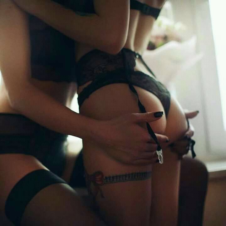 Demetsolmaz7's tweet photo. #bisex #lez 😘😍 https://t.co/8bYa2aLXgV