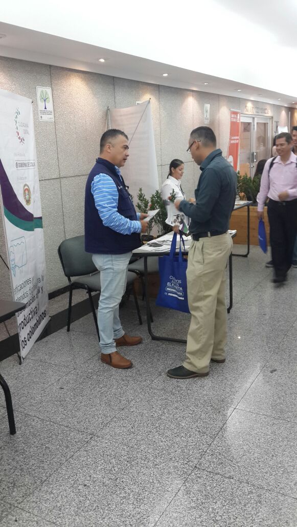 MujeresTIC_Co's tweet photo. Estamos en #ExpoMiPyme Digital en la @CCBucaramanga con la iniciativa #CiudadaníaDigital @SergioCajiasL @BucaramangaTIC @Ministerio_TIC https://t.co/fXOCCyVGKy