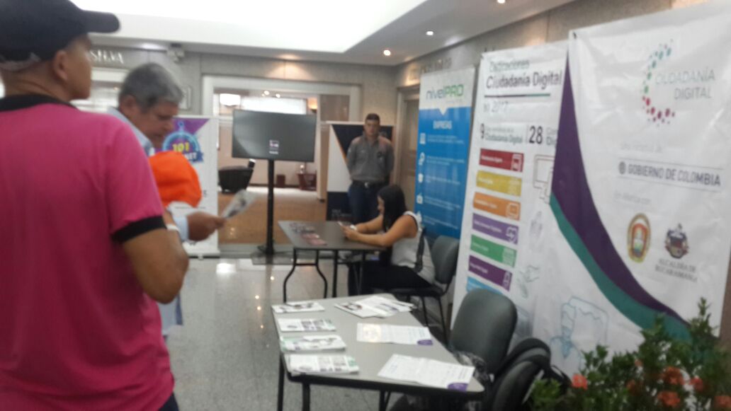 MujeresTIC_Co's tweet photo. Estamos en #ExpoMiPyme Digital en la @CCBucaramanga con la iniciativa #CiudadaníaDigital @SergioCajiasL @BucaramangaTIC @Ministerio_TIC https://t.co/fXOCCyVGKy