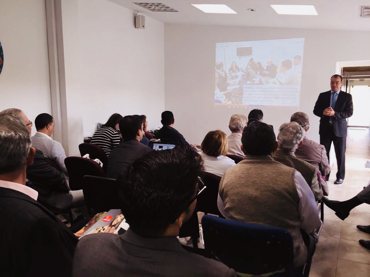 PROPAIS's tweet photo. Hoy nuestros directivos @propais recibirán la delegación de empresarios y funcionarios #Fedecomercio de #Brasil para conocer y presentar programas de #Compracolombiano #Proim #Etnicos #Sura y #Microfranquicias https://t.co/9EUjyzbzRk