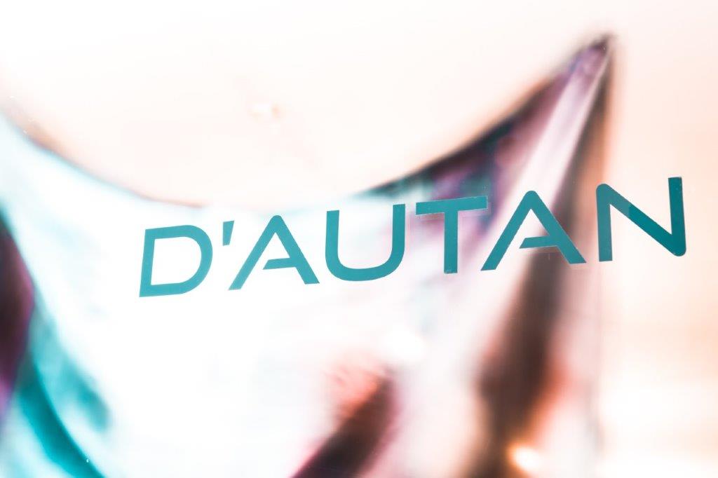 sofiers's tweet photo. Official opening today of the D'AUTAN 'experience' pop-up store in the Kloosterstraat 70!
#DAUTAN #statementscarves #handpainteddesign #artwork #arttowear #slowfashion #uniquepieces #topquality #experiencepopupstore #reallystunning https://t.co/g35JqdnD0a