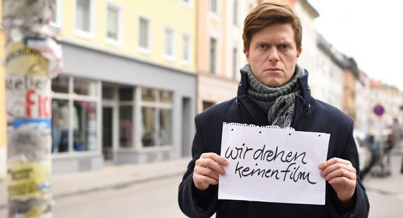 ForumTheaterS's tweet photo. Gratulation an #MichaelRansburg - unseren #Hamlet - für einen weiteren Preis des Films "Wir drehen keinen Film"! Diesmal im Rahmen des #screening_017
@medienrlp @stuttgarttweets
https://t.co/0oWDFnQ7Qq
https://t.co/Z70Dq7vpVZ https://t.co/I4hhOQVSsW
