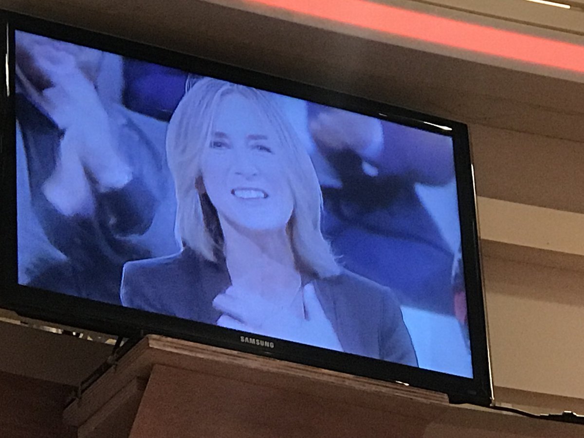 ninaoraloso's tweet photo. Oggi @barbaracappi1 è tornata a trovarci a @forummediaset per il nuovo libro #leletteredianna ha seguito e commentato le cause ci ha detto ke le abbiamo portato fortuna ☘️ grazie @CePostaPerTeOff @tusiquevales_it @social_mediaset https://t.co/EWWOiieBAO