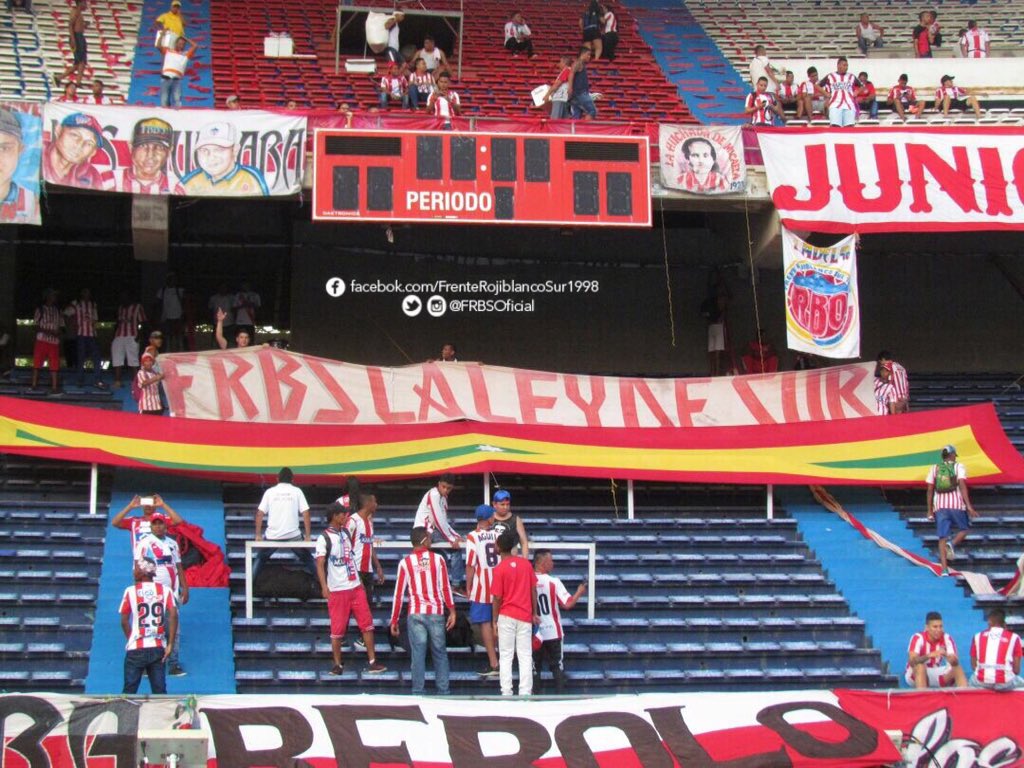 AndresPB1981's tweet photo. ¡Noche de gala en el coloso: Campeones! 🏆 Crónica, y destaque especial: https://t.co/IuZ82do4Dp 🔴⚪️🔵 https://t.co/z0tM0ZL49M
