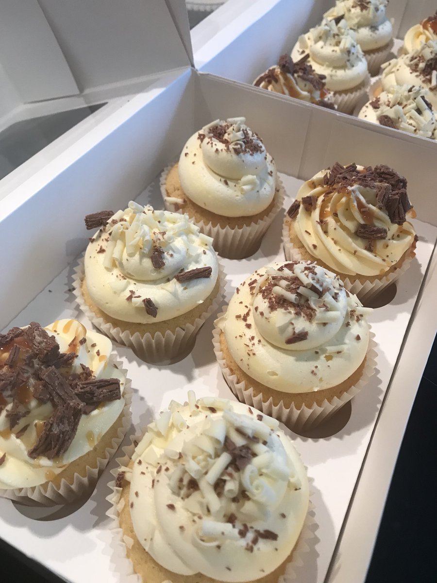 Pinkfluffcakes's tweet image. This months Cake Club.... you can’t beat a good scrumptious cupcake with a steaming hot cuppa 💖