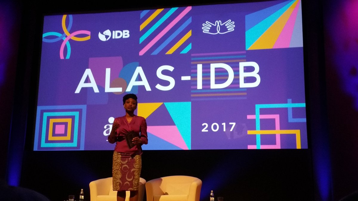 solebos's tweet photo. Dia super interesante, como criar niños inteligentes. Premio #ALASIDB2017 de @BIDeducacion y Fundacion Alas. https://t.co/FRY7JjZYNM