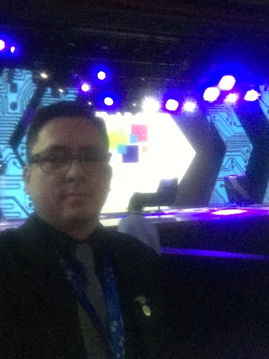 RandyValverde's tweet photo. 004 - Vamos a iniciar en 3 minutos #TECCOM2017 y un gran amigo me dijo que tiene un libro para regalar entre los que den #RT “Greytown” va dedicado Gracias a Alvaro Rojas Salazar @CPICCR https://t.co/5limp9D8DB