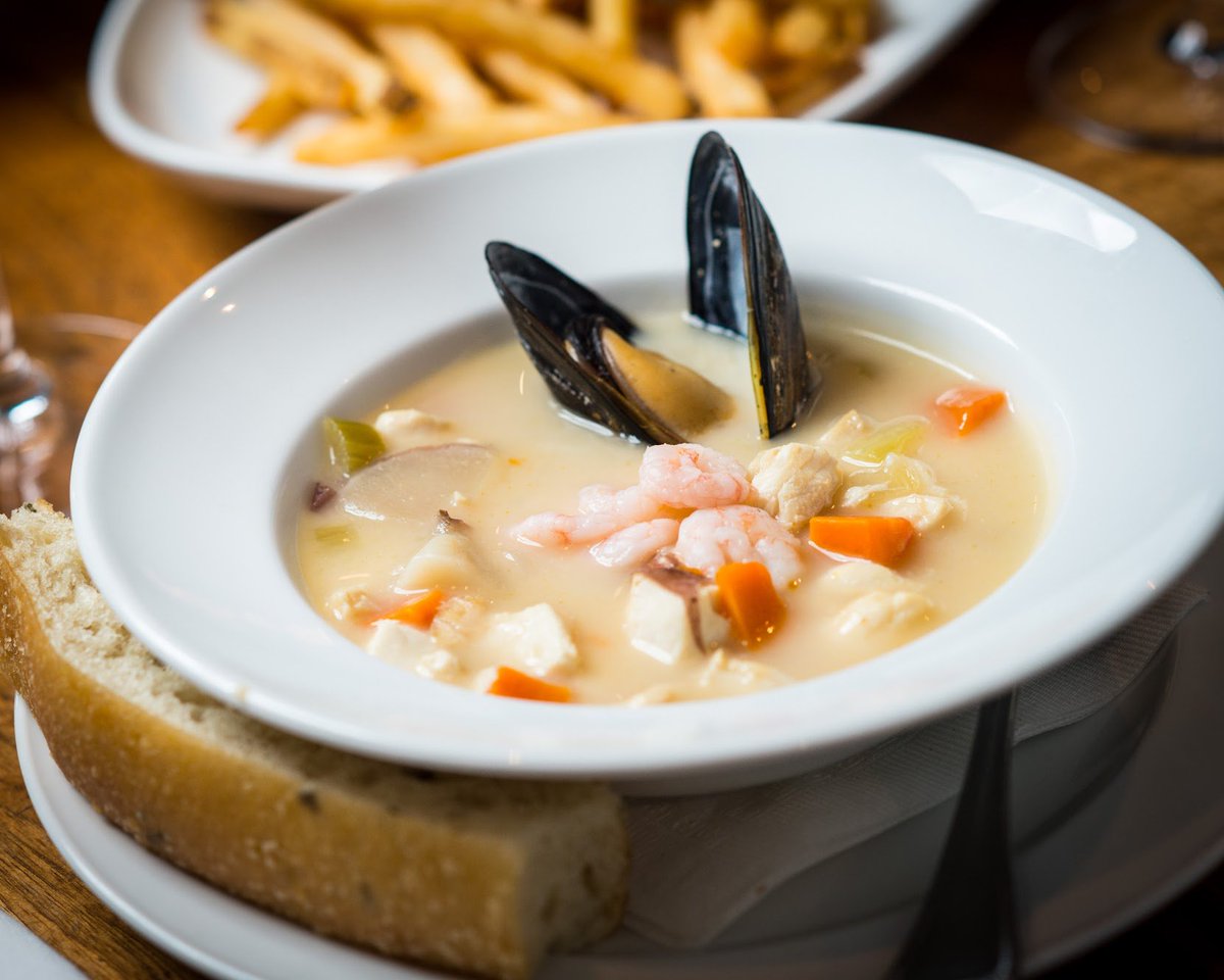 BridgesGI's tweet photo. Nothing says fall like Creamy Seafood Chowder! Comfort food at its best! https://t.co/mueKaekl2I