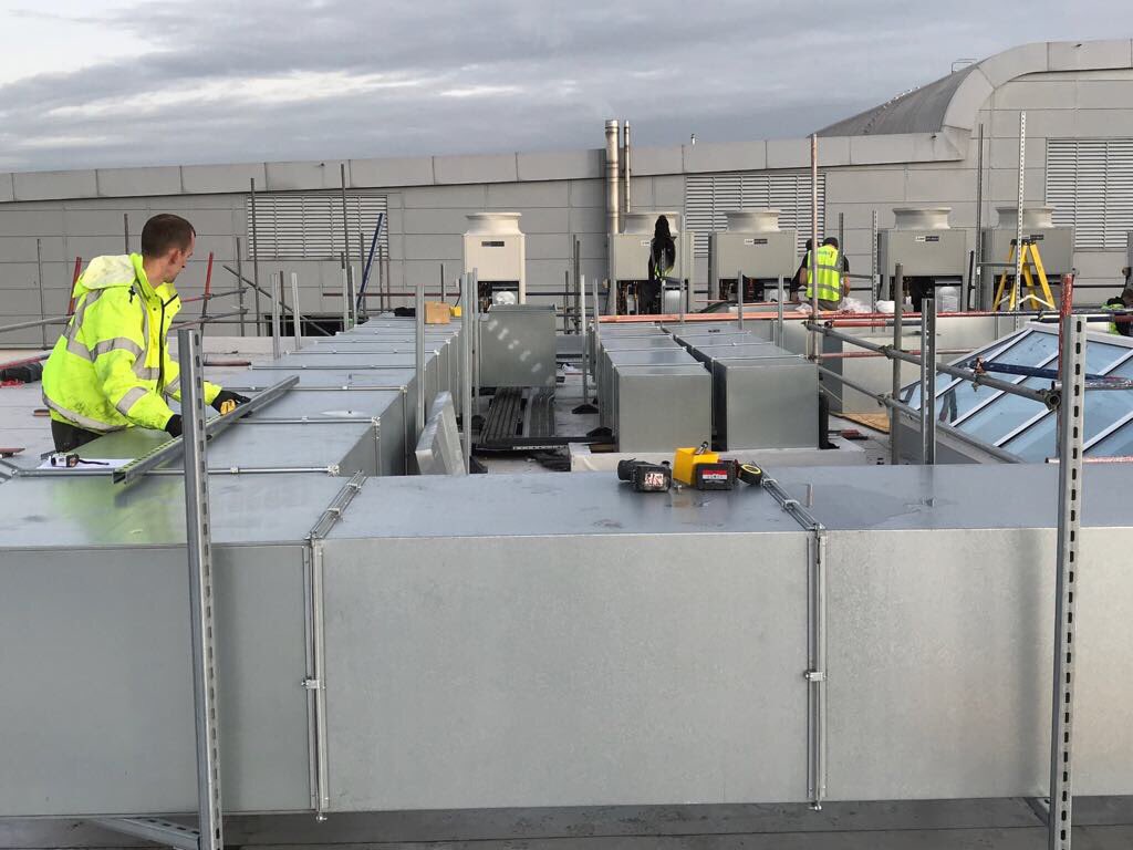 _DeltaT's tweet photo. Working hard on the final stages of a new AHU and AC installation at a School project in Essex https://t.co/jEFElvManK