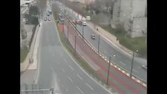 imbeciles_fr's tweet photo. Une camionnette essaye d'éviter la circulation en passant par la voie de tramway... https://t.co/ryD8siJ03u #camionnette #tramway #circulation https://t.co/V3JBvnokmu