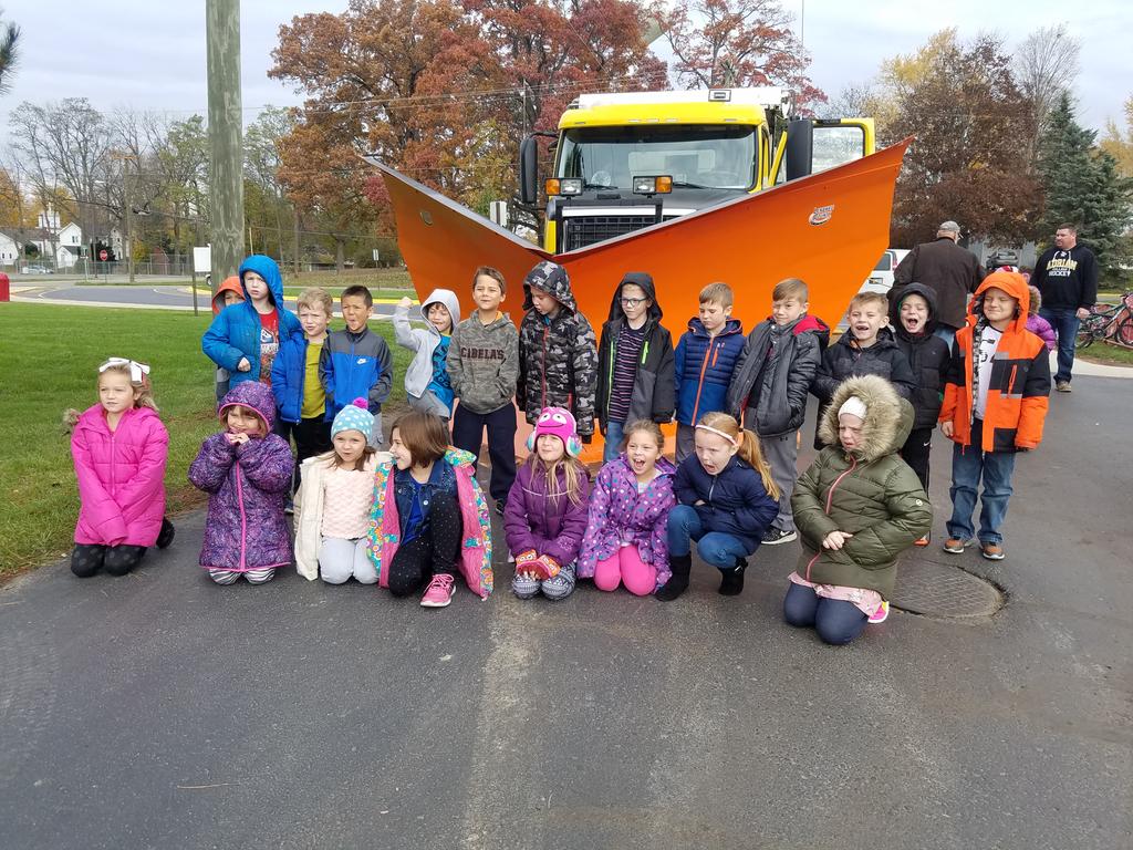 First graders learn about snowplow safety! Thank you LCRC!! <a href="/cracraja/">James L. Cracraft</a> <a href="/CESbaulch/">CES</a> @clintoncommscho