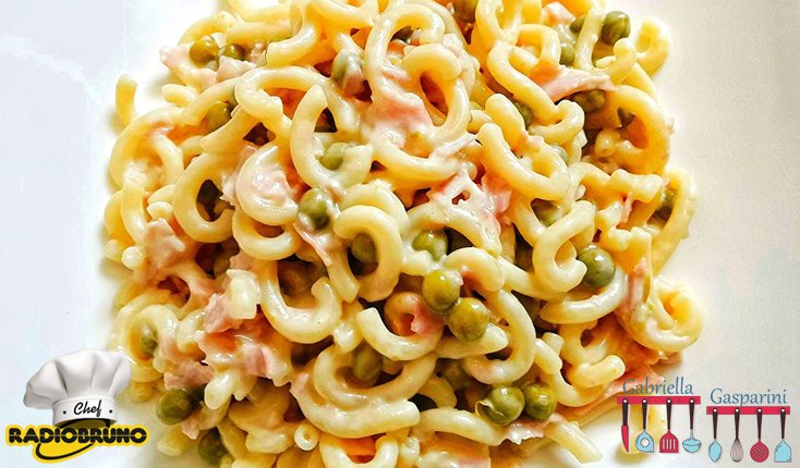 RADIOBRUNO1's tweet photo. Voglia di qualcosa di classico, gustoso e veloce da preparare a pranzo? Ecco la tradizionale #gramigna con prosciutto e piselli nella #ricetta di @GaspariniGa: https://t.co/RPjcBBqk0G #BrunoChef https://t.co/4WKowDpUJs