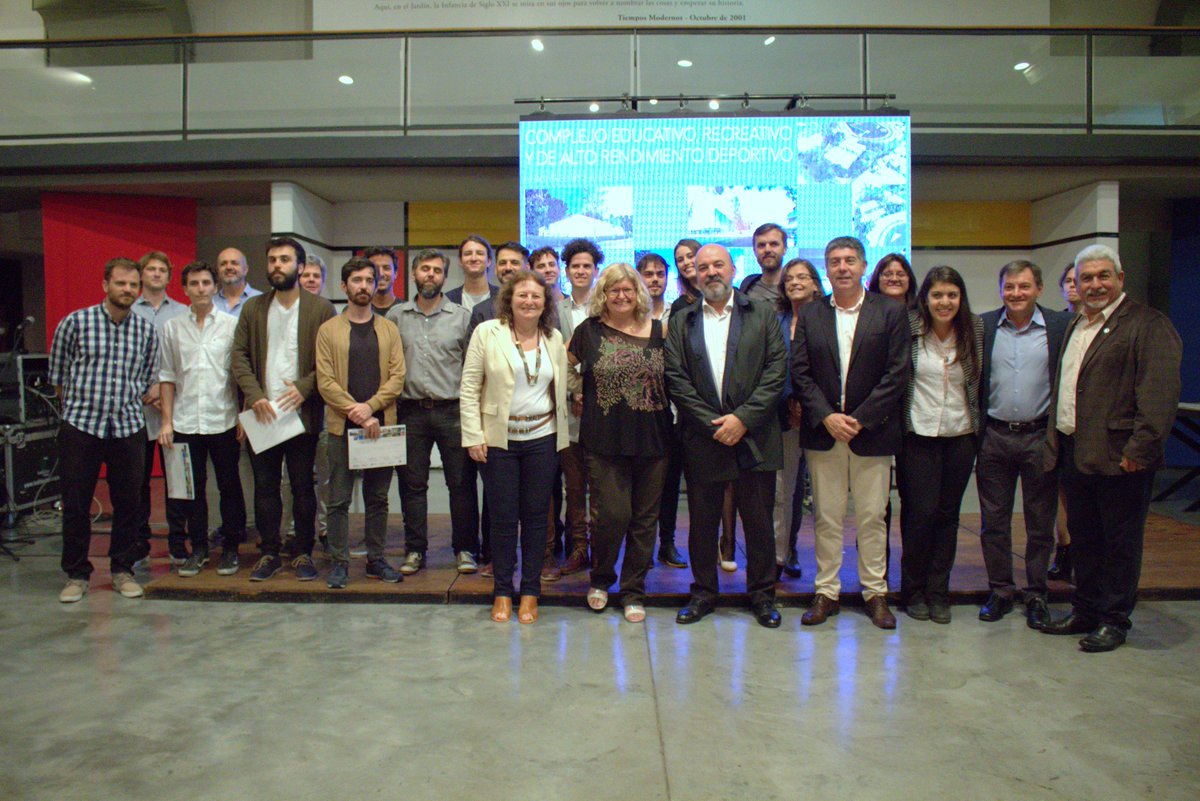 dgalloambrosis's tweet photo. Acompañamos a la Min. @claudiaebalague en la entrega de premios y menciones a los arquitectos que presentaron anteproyectos para el Complejo Educativo, Recreativo y de Alto Rendimiento "Parque Independencia", donde estará el #ISEF11 de #Rosario
#InfraestructuraEscolar @GobSantaFe https://t.co/qZCL24lAzQ
