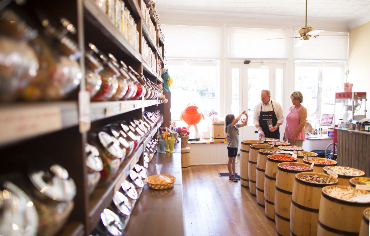 KentuckyTourism's tweet photo. Visit the KY Sugar and Spice Trail for a perfect sweet treat https://t.co/KSe4HfJWO2 photo: Witt's End Candy, Newport #travelky https://t.co/PhznL82lz6