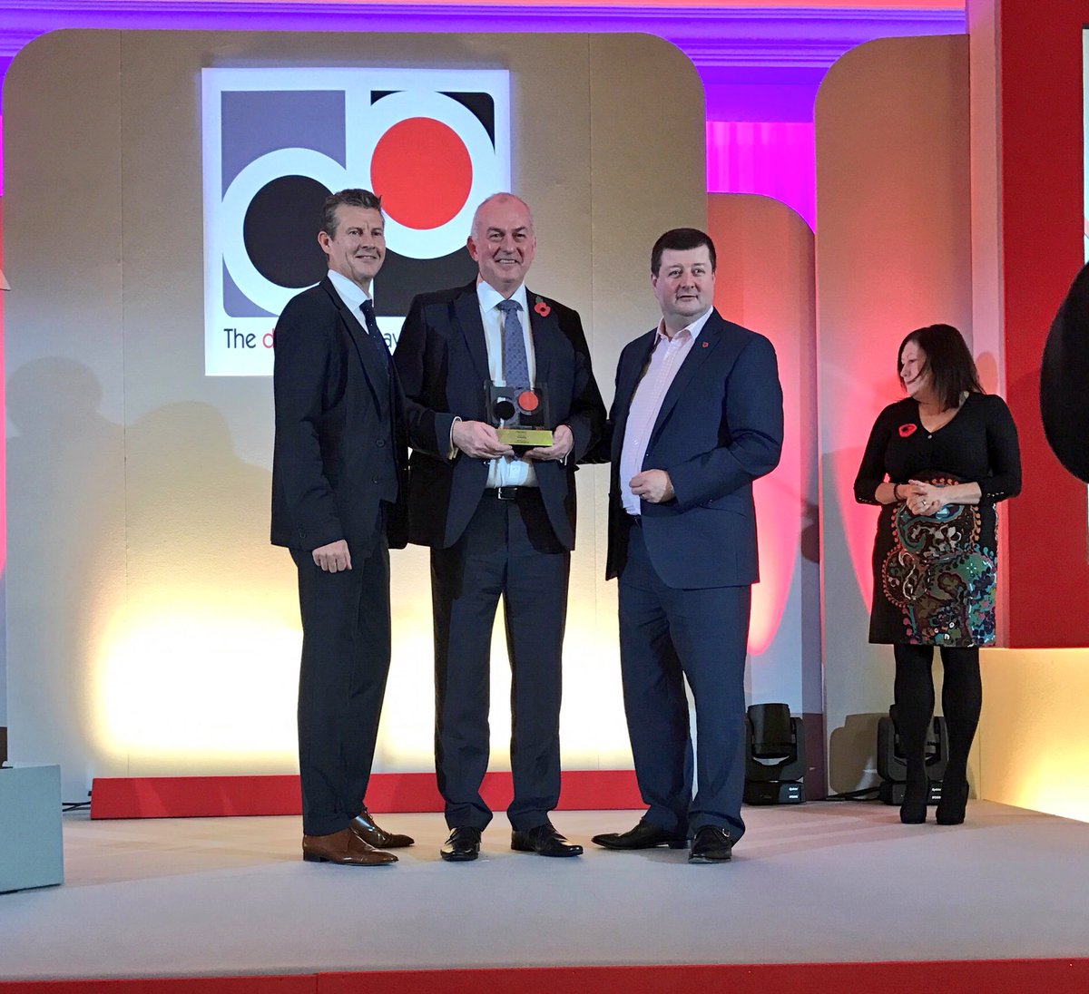 KarisCoppMedia's tweet photo. Andy Benson presents @CPIColour with the #finishing award at #DPAwards17 🍾 @digitalprintmag @DuploUK https://t.co/45x6NMUIjV