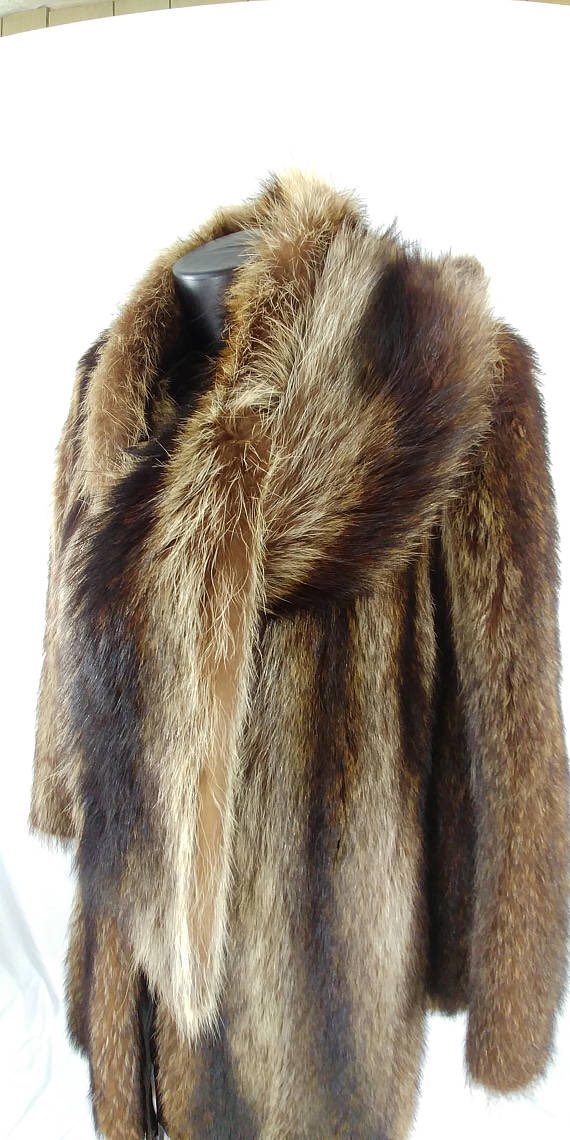BearfootMercha1's tweet photo. Have you visited us on FB Instagram Etsy and EBay? We sell high end gently used men and women’s clothing https://t.co/tDAzuJh6Mu
