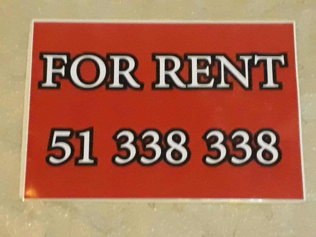 فرصة استثمارية محلات للإيجار في سوق السلاح مقابل البنك الاهلي ( ملاحظه السوق الان في حالة هبوط) اذا كان لديك اموال فائضة وتستطيع الصبر لمدة سنه على الخساره يمكنك الاستثمار