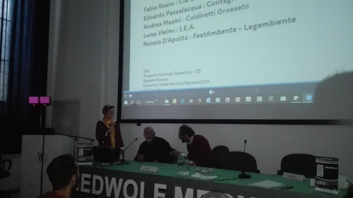 lifemedwolf's tweet photo. Medaglia simbolica a Valeria Salavatori (IEA): Applausi e ringraziamenti per il coordinamento del Progetto Life Medwolf #medwolf #9Novembre https://t.co/Mzg7QOWaHa