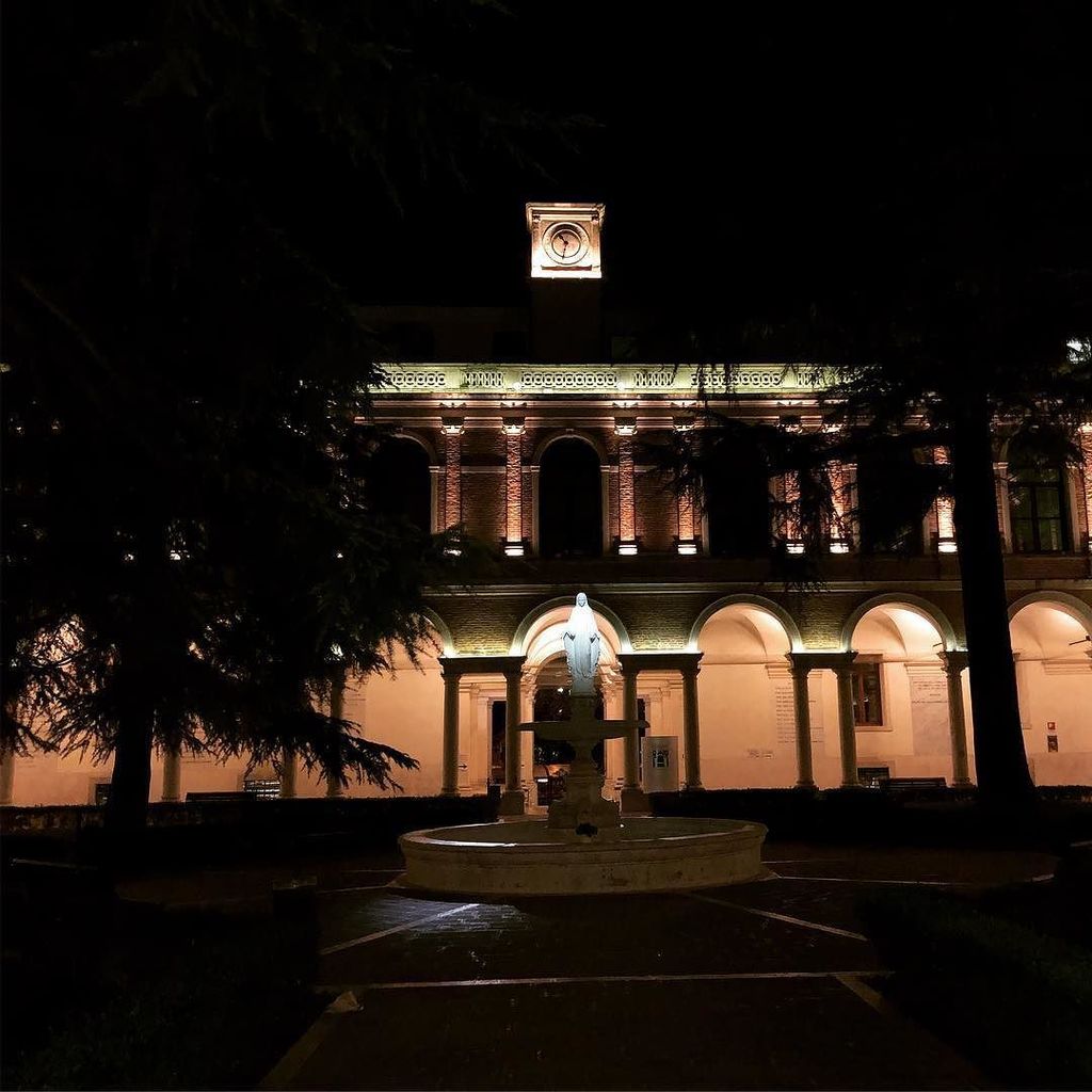 Matteomic94's tweet photo. Molto più di un ospedale
#giustineaneo #medicinaUniPD #UniPD #ospedale https://t.co/zmnpDJhoVZ https://t.co/1Ot5oZtGp4