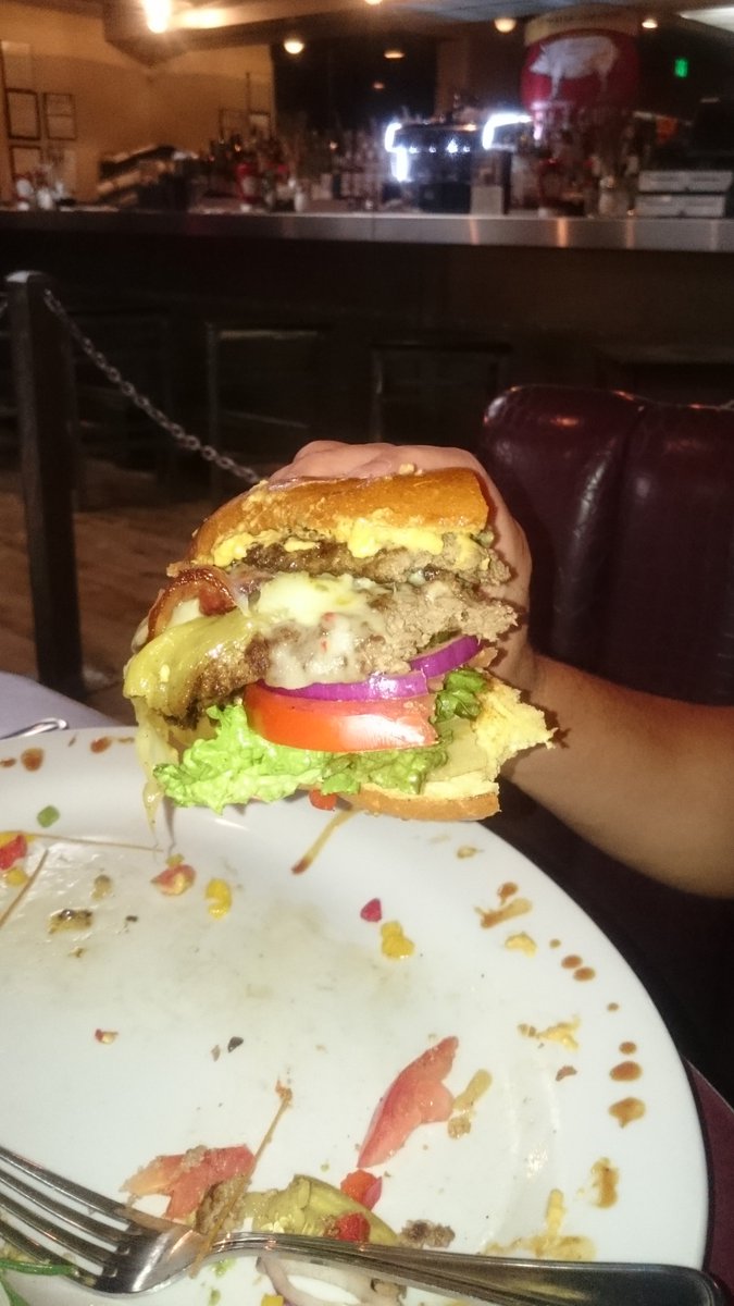 theheinekentom's tweet photo. @foodiesrule Here's my last just-before-dawn #HashHouseStyle #Vegas https://t.co/GfwjSWmIaC