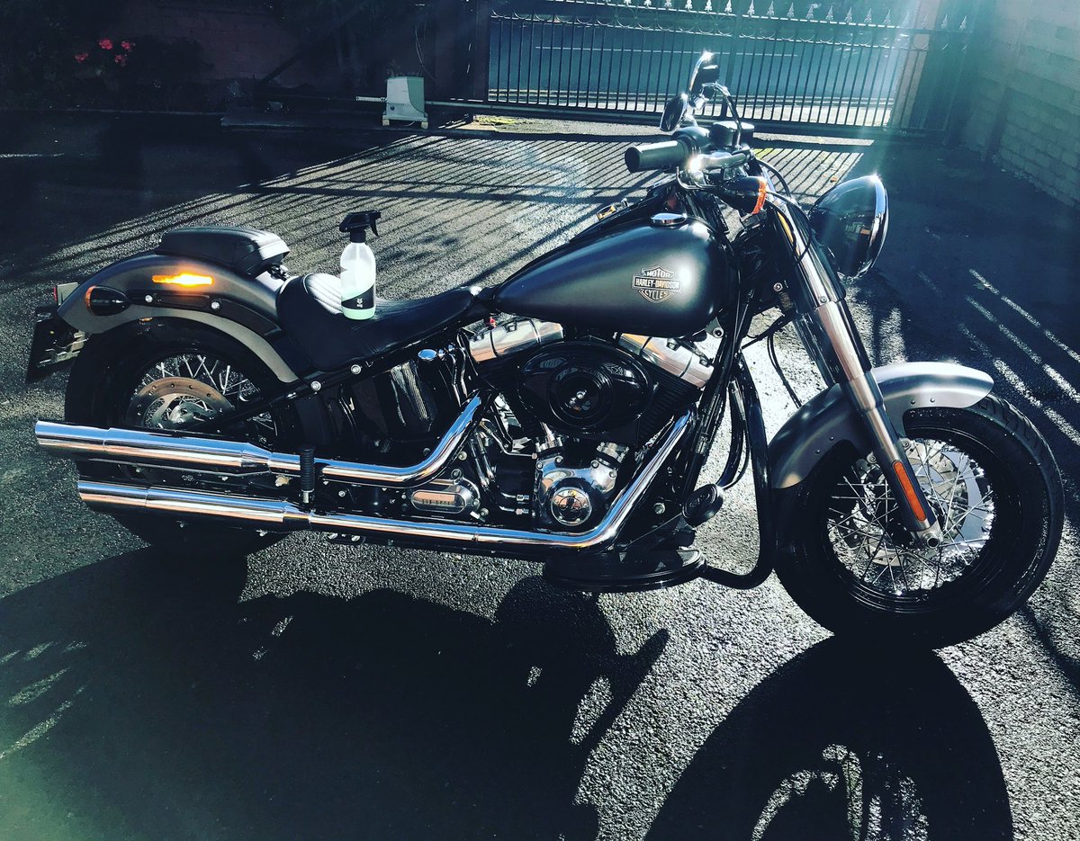 SmartPolishPro's tweet photo. Harley Davidson Softail Slim 1690cc detailed using the Waterless Wash & Wax, owned by SPP customer @ kuldeepdeol
#SmartPolishPro | #HarleyDavidson | #Detailing https://t.co/p01aH95xA0