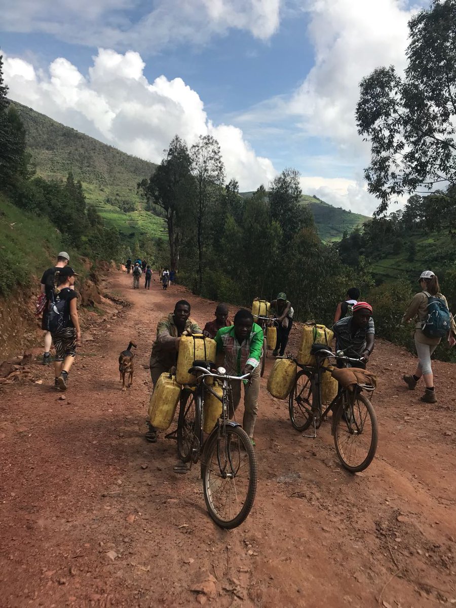 Nvannungi_'s tweet photo. The #WaterWalk2017 is into Day 4 &amp; the walkers stronger than ever! 
Ntugamo hills, fans, smiles, sights &amp; sounds. #WeLoveYouganda @vcakampala @VivaconAgua @MTG_SocialArt @SocialArtKLA https://t.co/7vtY6jzIB7