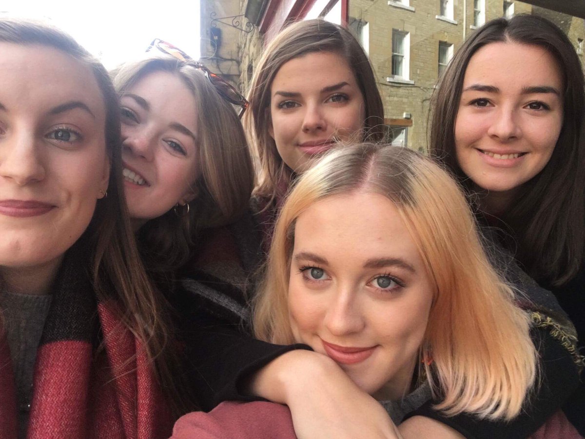 Emily__Steele's tweet photo. Next weekend I am reunited with some of my favourite people and I can’t wait ⭐️🌟⭐️ #bestfriendsforlife #schoolchums https://t.co/lgxXWaAS6S