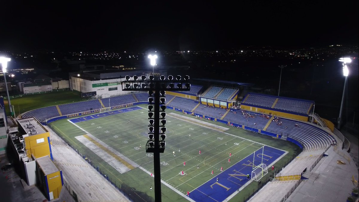 Ilumtotal's tweet photo. Estadio Gaspar Mass #superpostes #monterrey #FelizJueves #lighting #sportslighting #faelluce #ito #lightingdesign https://t.co/K9nQMvGwPr