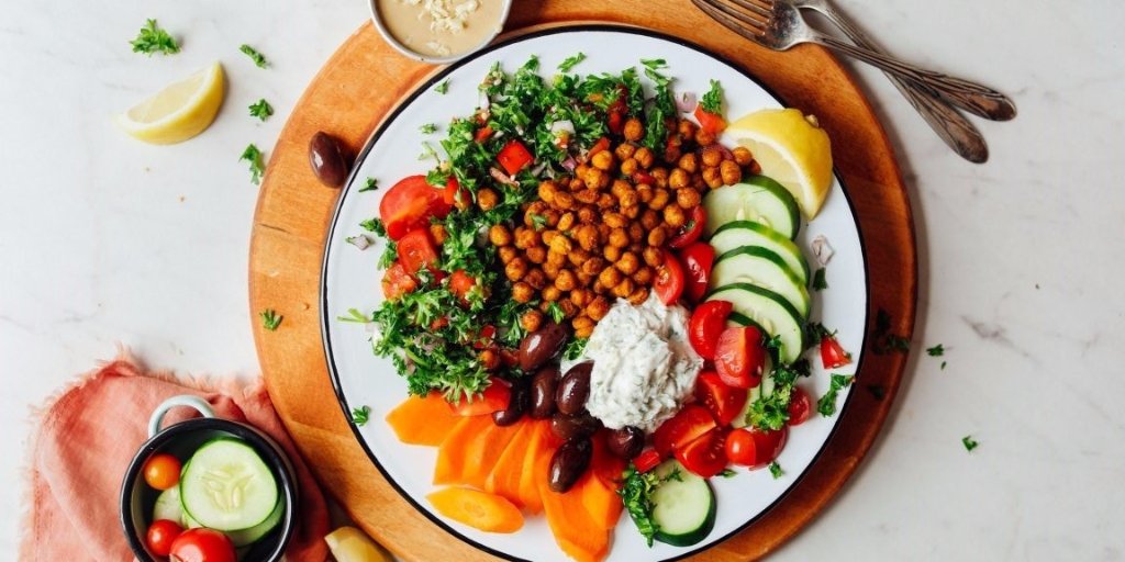 TooshFoods's tweet photo. When you want a little bit of everything, this Greek Goddess Bowl has you covered https://t.co/kRx9fY8ZPT https://t.co/V2xOn5FMUw