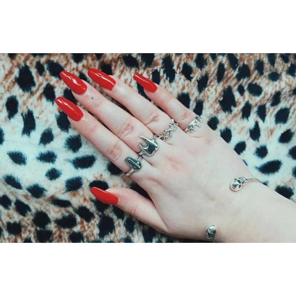 bloodymarymetal's tweet photo. N e w C l a w s ⚔ Wow check out @emma.nairn 's #BmmCollection 😍 Sleep Tight, Tooth, Crypt & Dolly. Shop here ▹ … https://t.co/qgibnDc04v https://t.co/PlTfIkYXB8