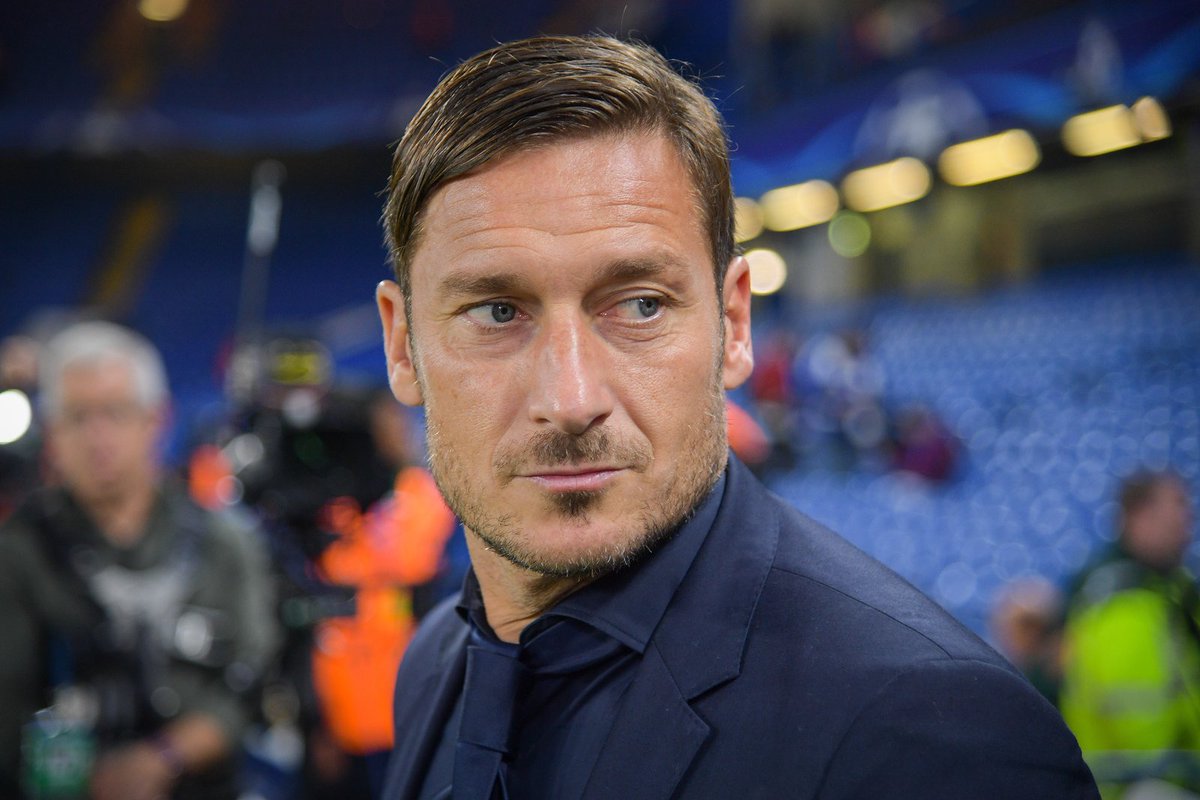 Francesco #Totti: “D'accordo con il mister. Il nuovo stadio ci darà una grande spinta anche sul campo. Come tutti i tifosi attendo impaziente e fiducioso il via libera”.

#ASRoma #StadioDellaRoma
