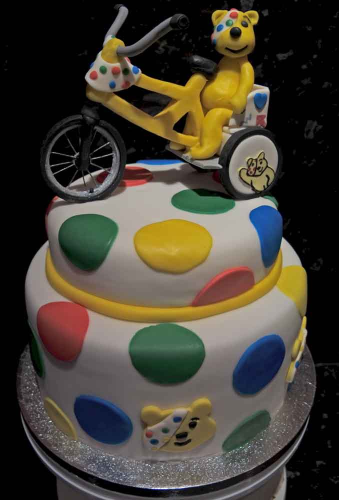 juliettes_cakes's tweet photo. Good luck to the #rickshawchallenge riders, I was proud to make this cake for a 2015 participate #mattbaker #pudseybear #ChildrenInNeed https://t.co/t4lMzwEeBe