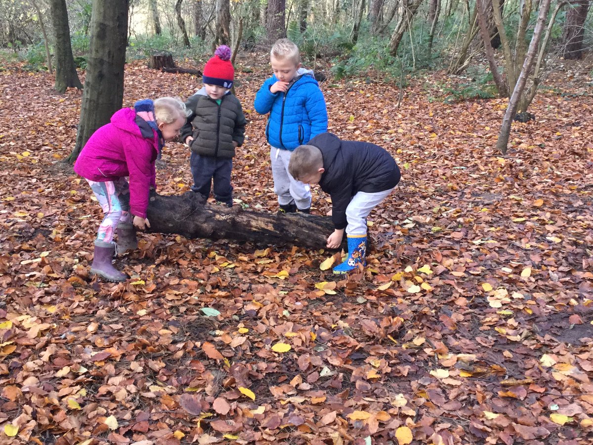 LSTCLASS04's tweet photo. What a wonderful day! We found the Gruffalo and helped to build his den. https://t.co/tUfj3BGf2i
