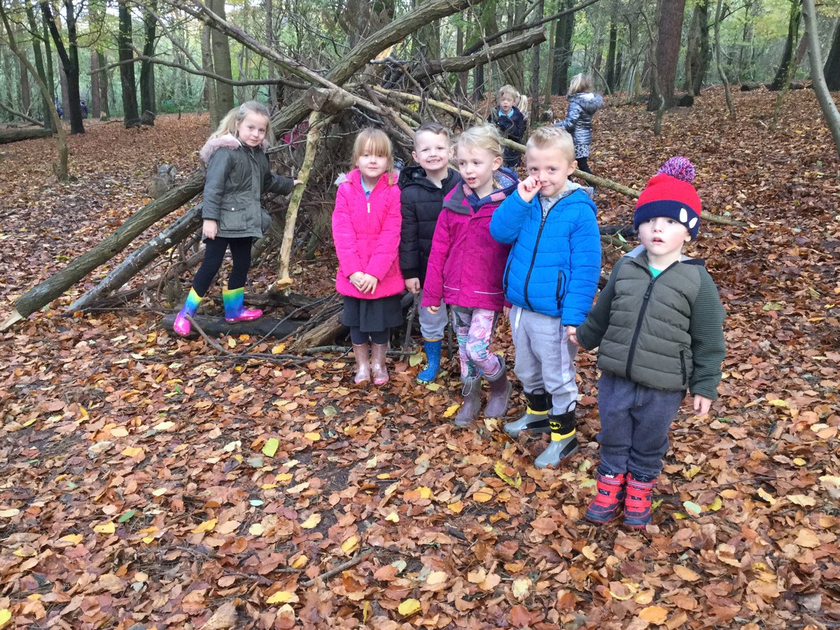 LSTCLASS04's tweet photo. What a wonderful day! We found the Gruffalo and helped to build his den. https://t.co/tUfj3BGf2i