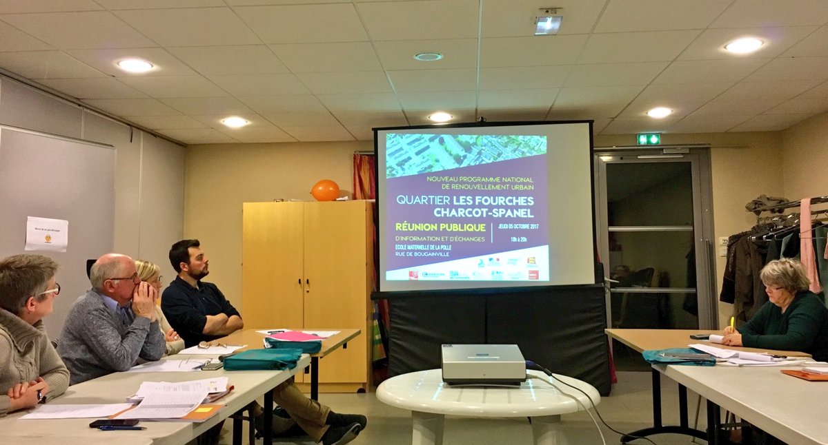 sebastienfagnen's tweet image. .@CherbourgEnCot et ses quartiers se renouvellent : la concertation autour du #NPNRU du quartier des Fourches/Charcot-Spanel se poursuit ce soir avec le Conseil de quartier des #Vallons. Le projet urbain s’enrichit des échanges réguliers avec les habitants. @AnruOfficiel