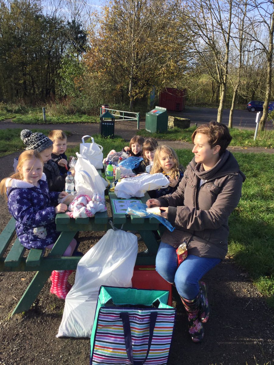 LSTCLASS04's tweet photo. We left our bird feeders in the woods, collected lots of natural materials and ate our lunch outside. It has been a busy, fun day! https://t.co/OkiTPFZCxm