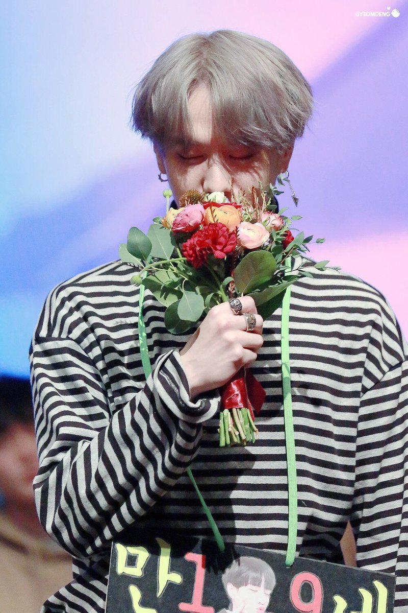 bestofyugyeom's tweet photo. https://t.co/a2ENHa2y6v