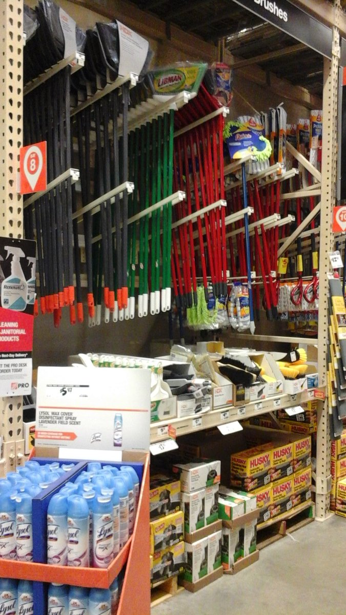 JamesCollins_55's tweet photo. Great brooms and mops reset from my night MET. Great job guys! #D53 #BestnWest #Pacnorthproud #extreme4417 #oneteam https://t.co/GusgeCZvBz