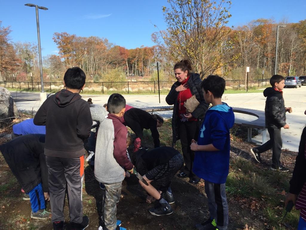 AlgerJenn's tweet photo. Team 8, planting bulbs for the future! https://t.co/2UNeOO2A5t