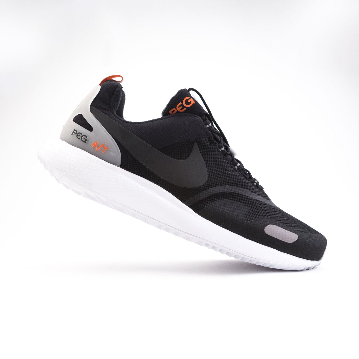 nike air pegasus at pinnacle