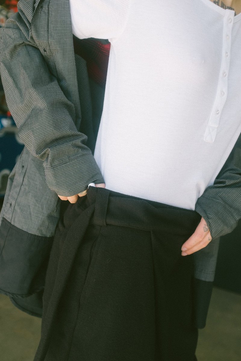 SeaOfSoundCo's tweet photo. POD 1 Details || BOWIE PANT || Link in bio

#seaofsound #gavinrossdale #menswear #streetwear #mensstyle #streetstyle #design #inspire #losangeles #womenswear #genderneutral https://t.co/2s1pGOAsPS