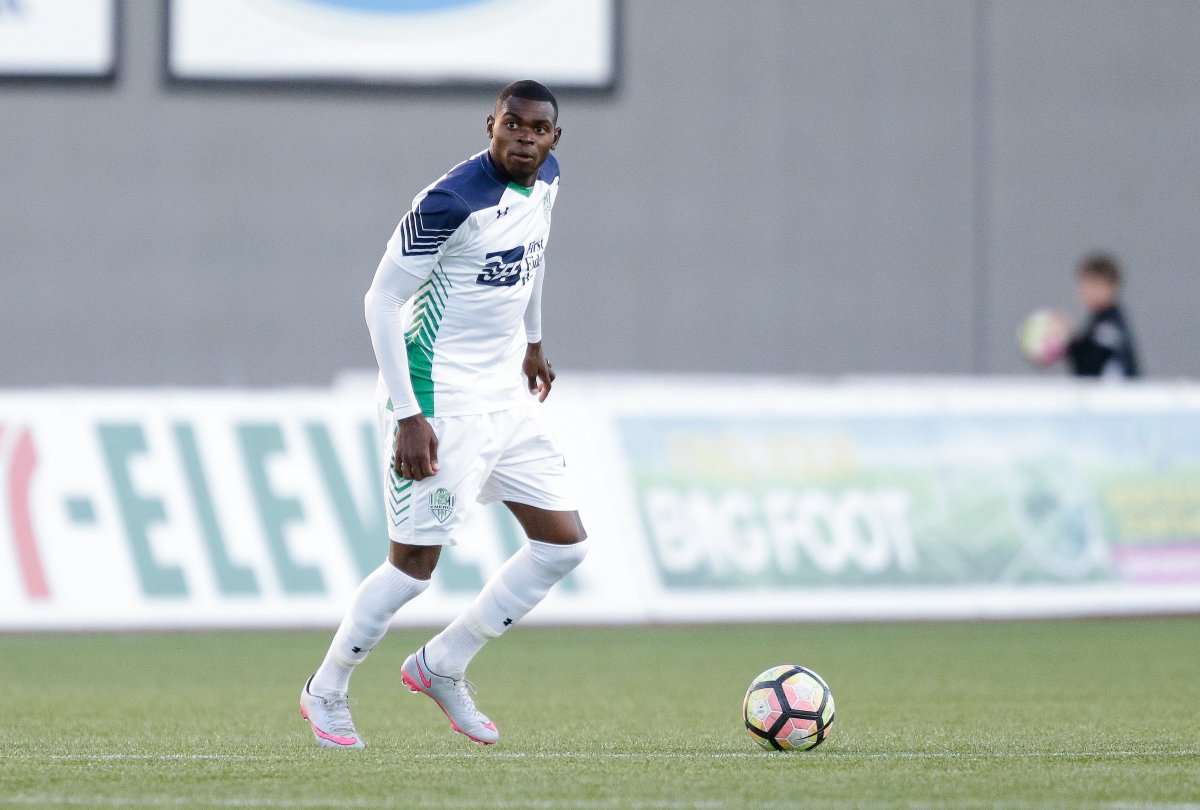 ElEnergyFC's tweet photo. ✌🏼✌🏼 Anthony Wallace en 2017

⏰ 2,940 minutos jugados
📈 70% de efectividad en tackleos
🚧 64 intercepciones
👟 65 despejes https://t.co/CImgqPeBXg