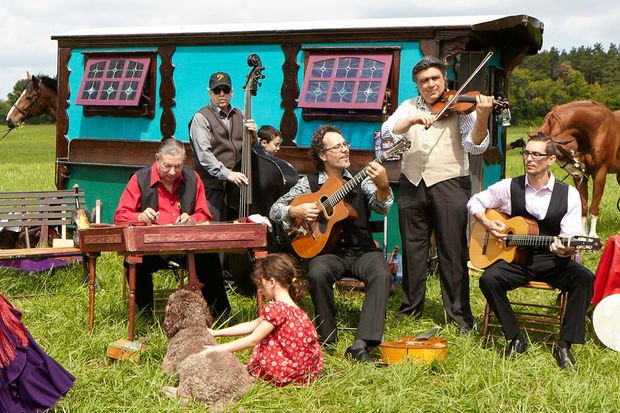 EJMLibrary's tweet photo. #AlfonsoPonticelli & #SwingGitan will be performing tonight at the #EllaJohnsonLibrary as part of our #livingroomconcertseries starting at 7:30 pm tonight! #music #jazz #folkmusic https://t.co/3RCUi0kcZP https://t.co/K9IvVGSG9T