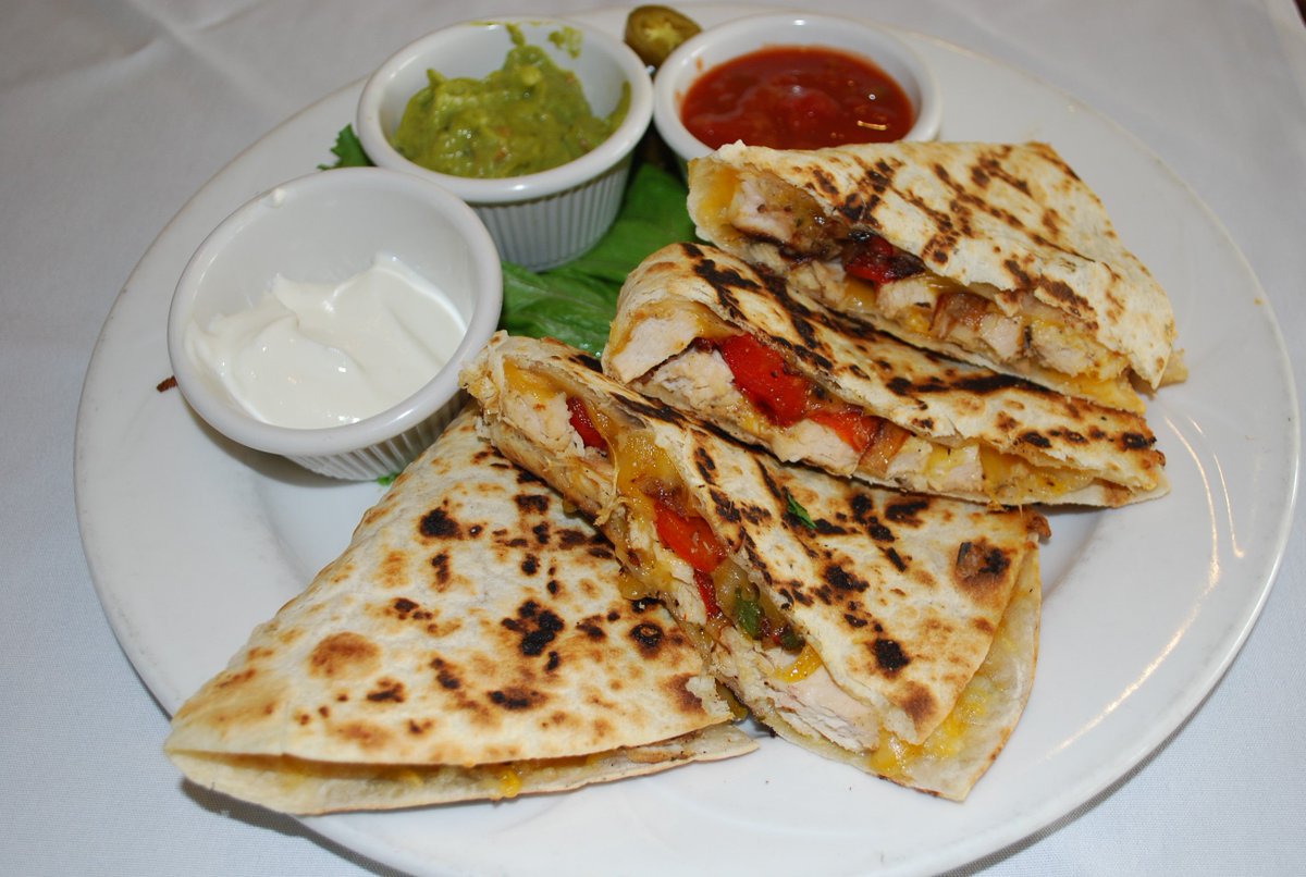 Come in and share our chicken quesadilla as an app or have it all to yourself. Lunch is available from 11-3 daily. #abacoagolfclub #jupiterfl #foodie
