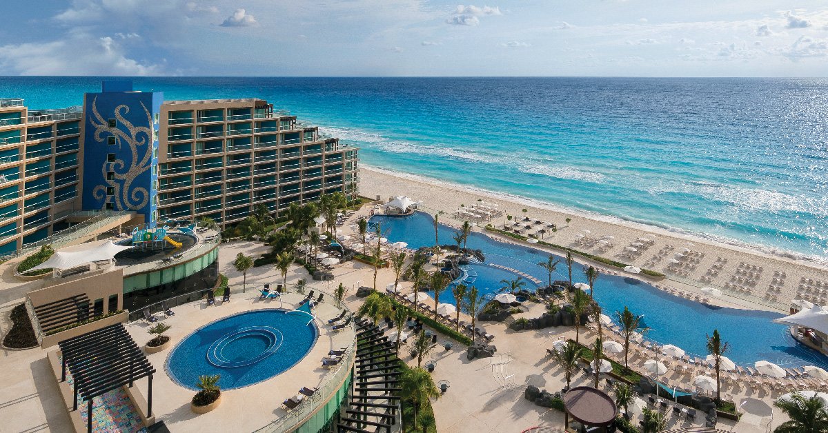 HRHCancun's tweet photo. Swim-up bars, lagoons, and hydro-spas. When it’s time to soak up some sun, what’s your favorite part of paradise? https://t.co/mbxpP4l7P1